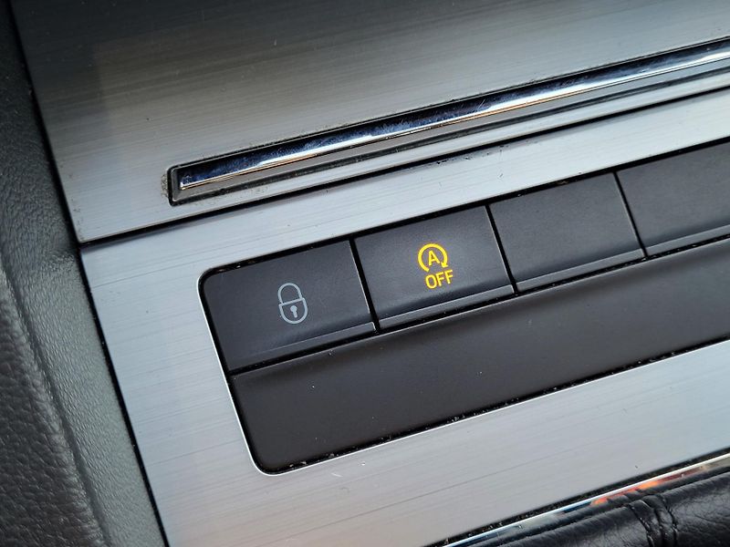 Škoda Octavia 2.0 TDi 110kW AMBITION - fotka 23 z 43