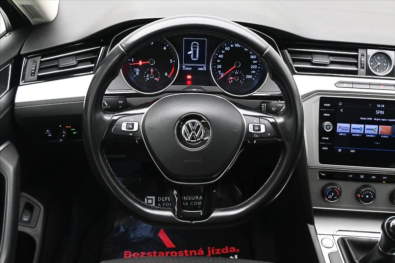 Volkswagen Passat 2,0 TDI 110 kW COMFORTLINE Zár - fotka 18 z 28