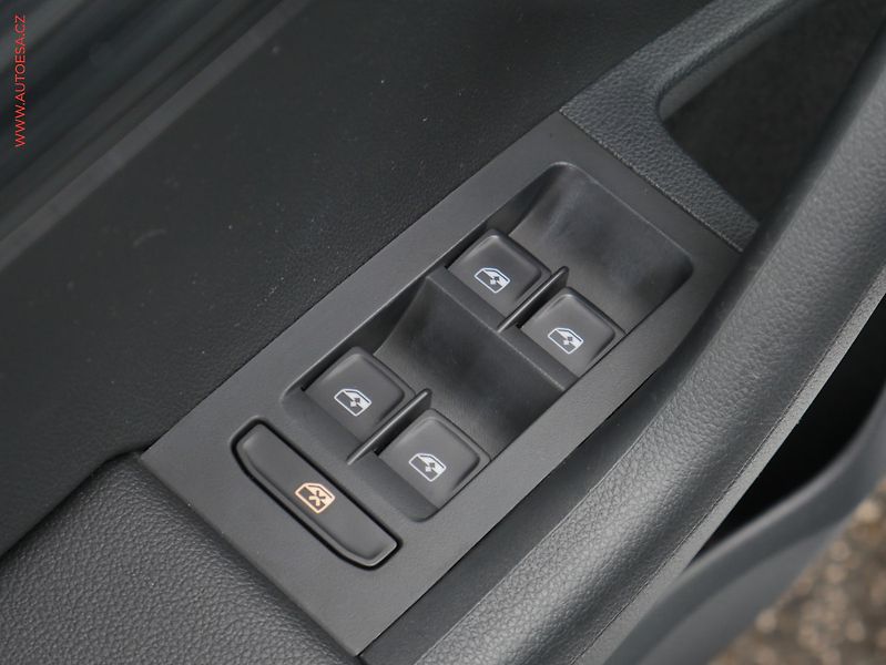 Škoda Octavia (2018) 1.6 TDi, ČR, Style, LED, navi - fotka 20 z 23
