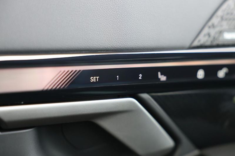 BMW Řada 5 540d xDrive Touring - fotka 13 z 18