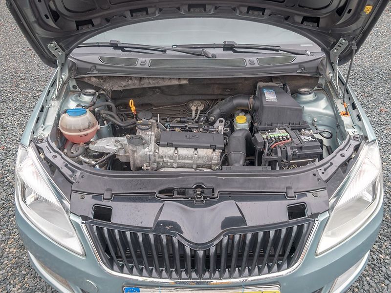 Škoda Fabia (2011) 1.2HTP 51KW – KLIMA - fotka 27 z 30