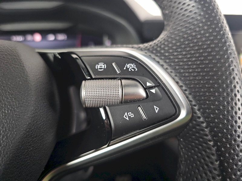 Škoda Kamiq (2025) 1.5TSI 110kW DSG MONTE CARLO T - fotka 10 z 33