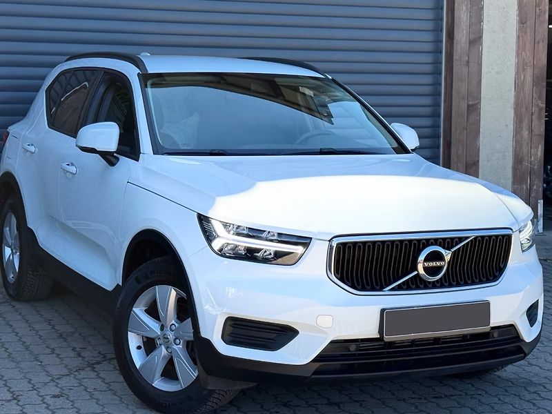 Volvo XC40 T2 Momentum Core LED Kam Asist - fotka 2 z 24