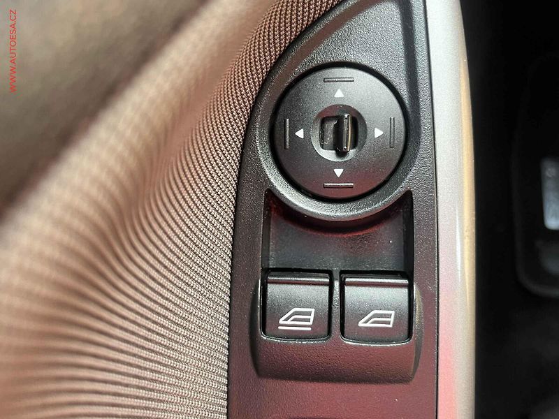 Ford Focus (2012) 2.0 TDCi, AT, AC, temp - fotka 12 z 15