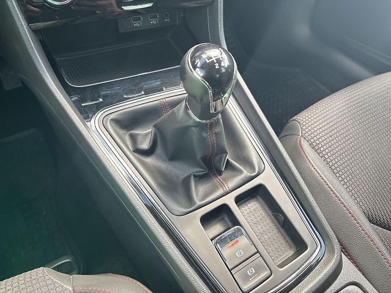 Seat Leon (2019) 1.5 TSI FR - fotka 14 z 27