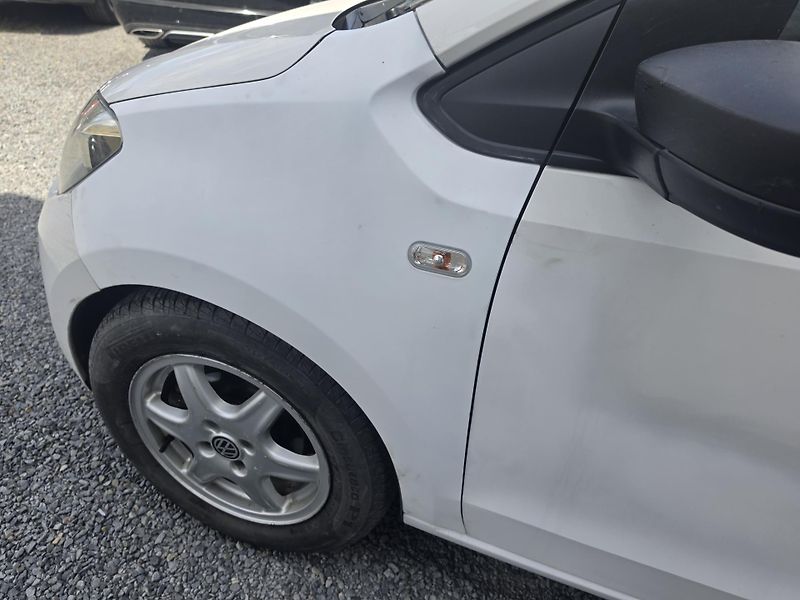 Volkswagen up! 1.0 MPI 55kw - fotka 15 z 17