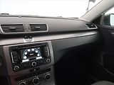 Volkswagen Passat (2012) 1.6 TDI, Serv.kniha, Navi - náhled 10