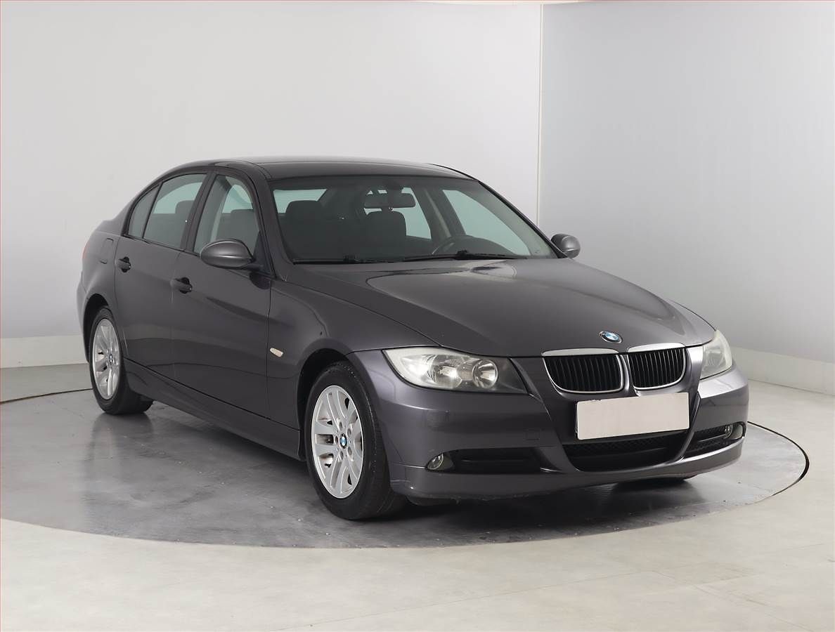 BMW Řada 3 318 i, Klima, jezdí výborně