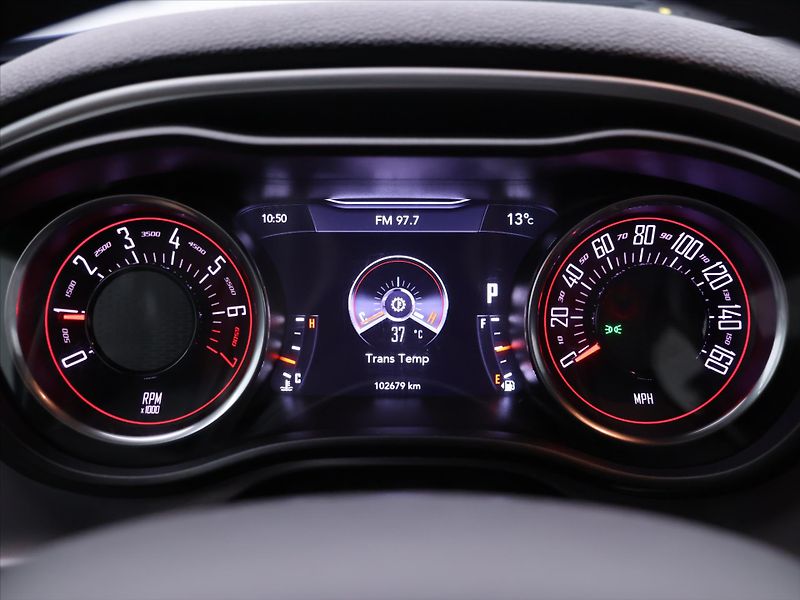 Dodge Challenger 3,6 V6 227kW Automat SXT - fotka 18 z 33