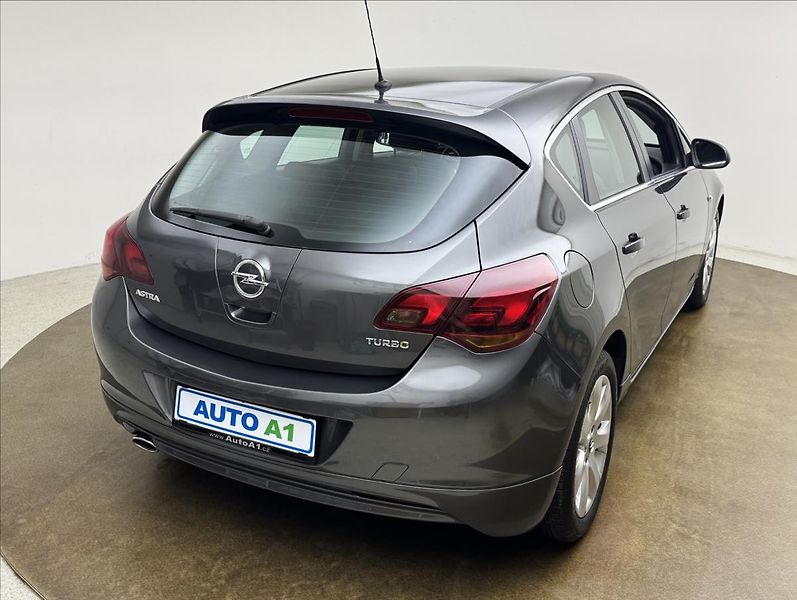 Opel Astra 1,4 103kW 2X KOLA AC 1.MAJ ČR - fotka 4 z 37