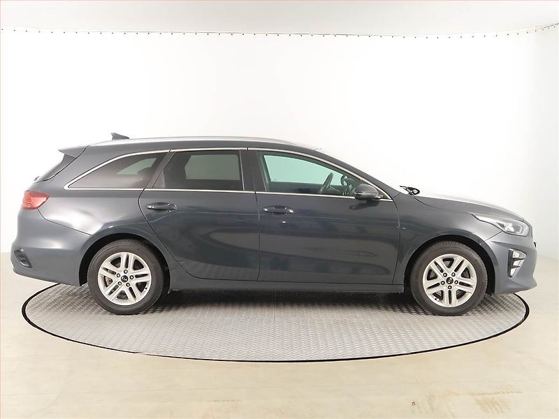 Kia Ceed (2020) Gold 1.6 CRDi, Automat - fotka 6 z 18