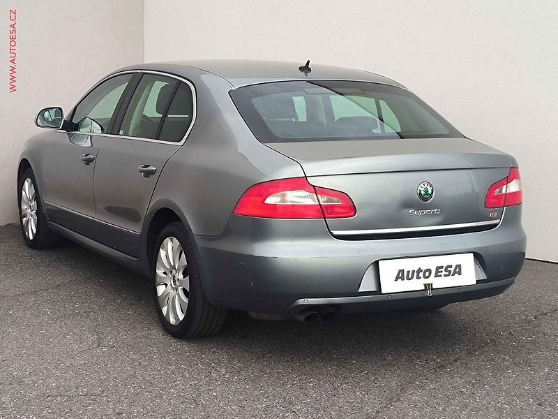 Škoda Superb (2010) 2.0TDI 4x4, ČR, Xenon, autoAC - fotka 6 z 20
