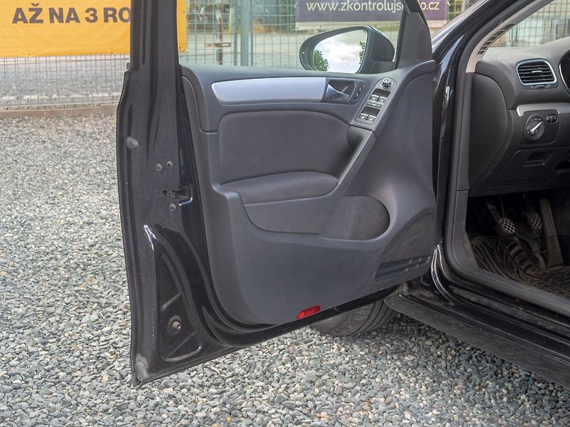 Volkswagen Golf (2011) 1.4TSI 90KW – PO SERVISU - fotka 10 z 48
