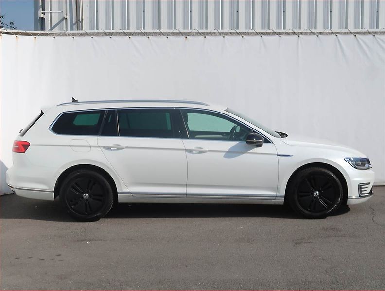 Volkswagen Passat (2016) Highline 1.4 GTE, Automat - fotka 6 z 25