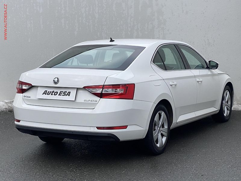 Škoda Superb (2017) 2.0TDi, ČR, SportLine - fotka 4 z 19