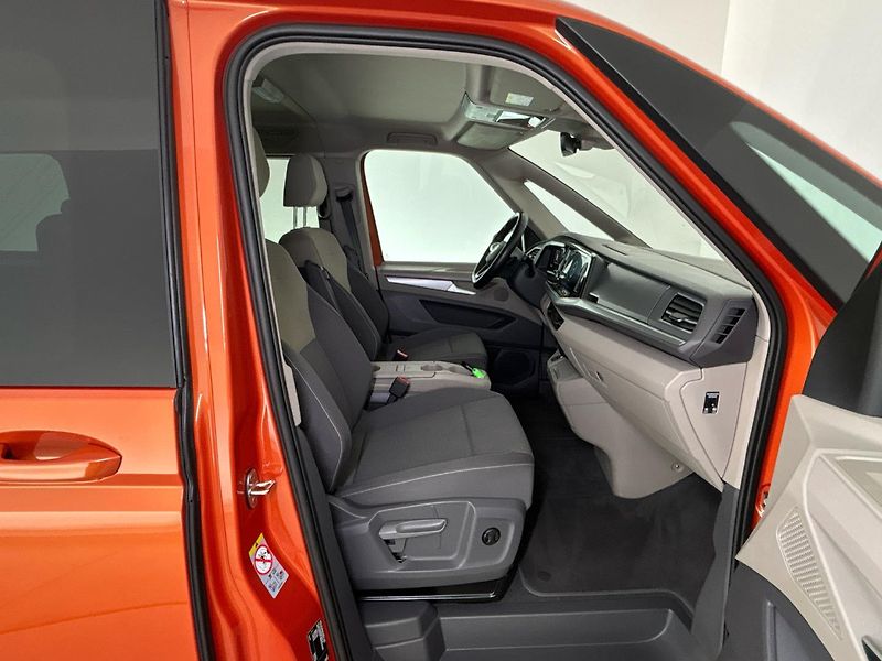 Volkswagen Multivan Life DSG - fotka 9 z 29