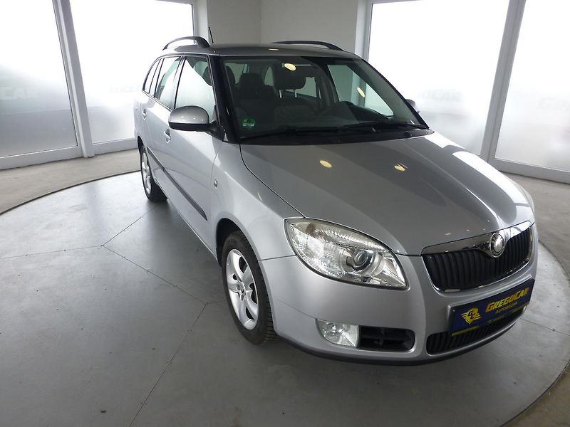 Škoda Fabia (2009) 1,6I-77KW*PARK.S**AC**VYHŘ.SED - fotka 3 z 25