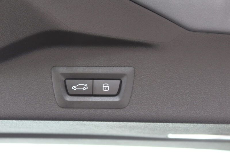 BMW X5 xDrive30d Mpaket vzduch - fotka 26 z 27