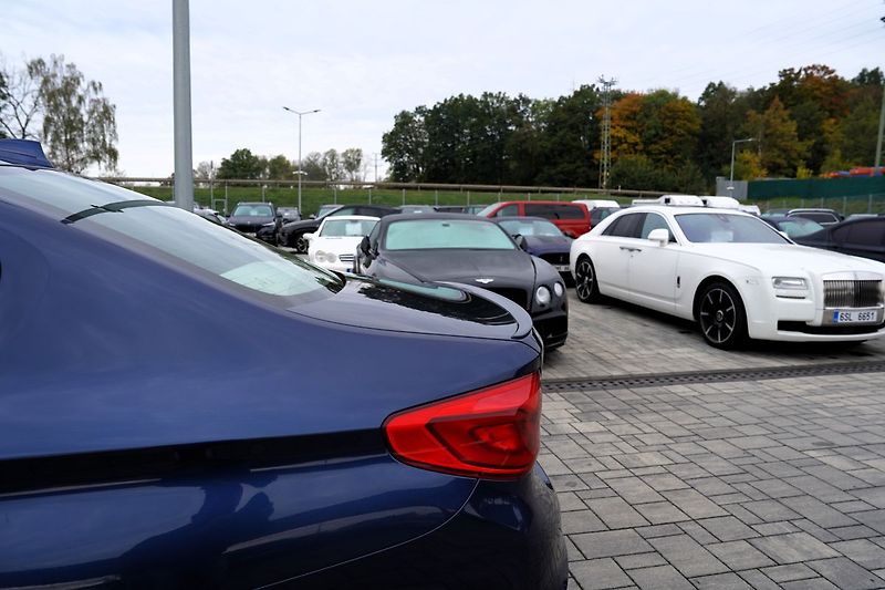 BMW Řada 5 540d xDrive Mpaket/320PS/ČR - fotka 16 z 50