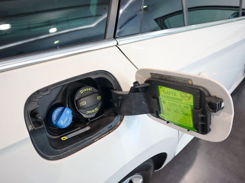 Škoda Superb 2.0 TDI DSG 140kW 4x4 L&K - fotka 24 z 25