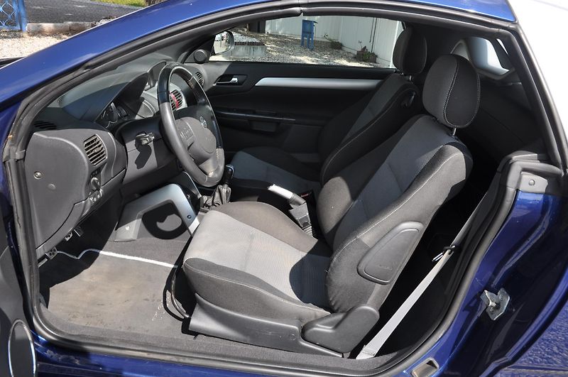 Opel Tigra 1.8i 92kW - fotka 10 z 13