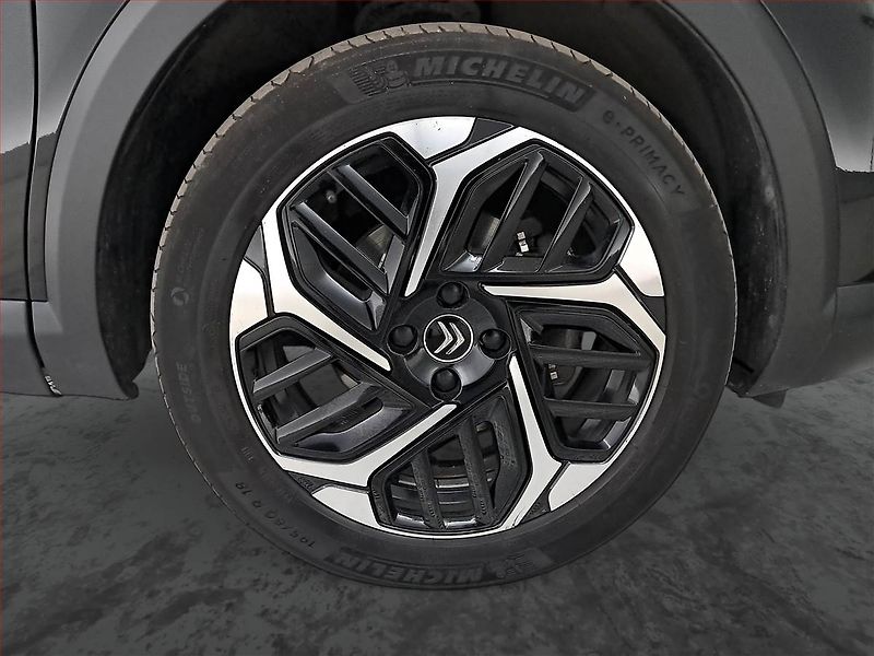 Citroën C4 (2022) 1.2 PureTech, ČR,1.maj - fotka 15 z 19