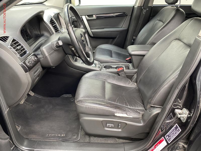 Chevrolet Captiva (2012) 2.2 VCDi 4X4, LTZ, AT, šíbr - fotka 9 z 21