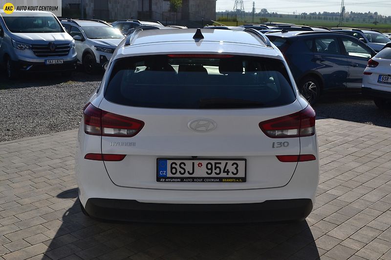 Hyundai i30 WG 1,5I MT SMART FL NAVI - fotka 4 z 45