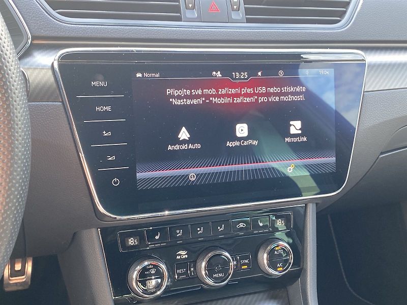 Škoda Superb (2022) Combi 2.0 TDI DSG Sportline - fotka 17 z 35