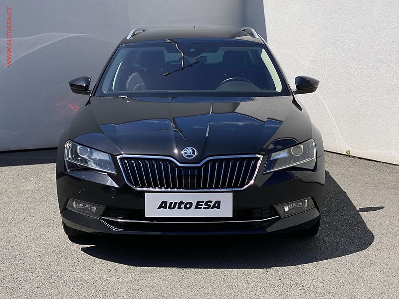 Škoda Superb (2019) 1.5 TSi, Style, bixen, navi - fotka 2 z 19