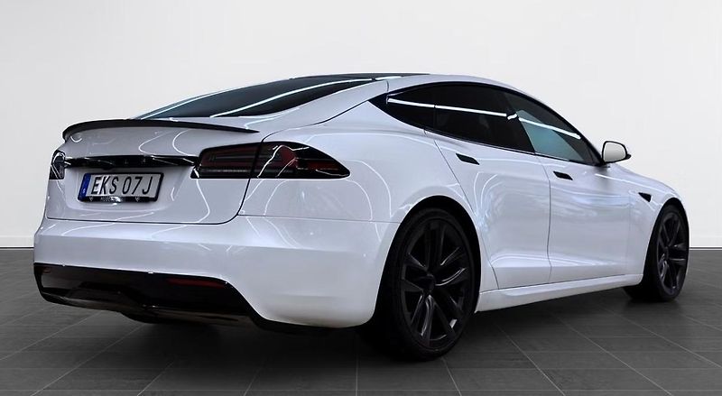 Tesla Model S LR AWD HW4 Bílý interiér Yoke  - fotka 4 z 17