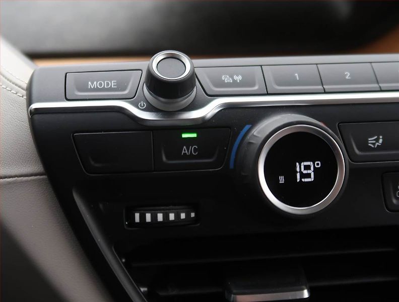 BMW i3 (2021) 120Ah BEV, SoH 93%, 33TKM - fotka 19 z 22