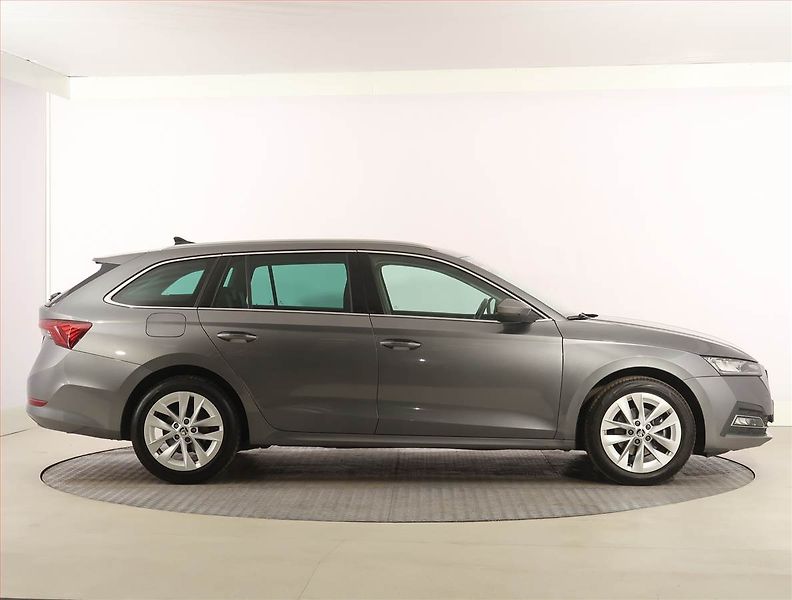 Škoda Octavia (2023) Style 2.0 TDI, digi klima - fotka 6 z 24