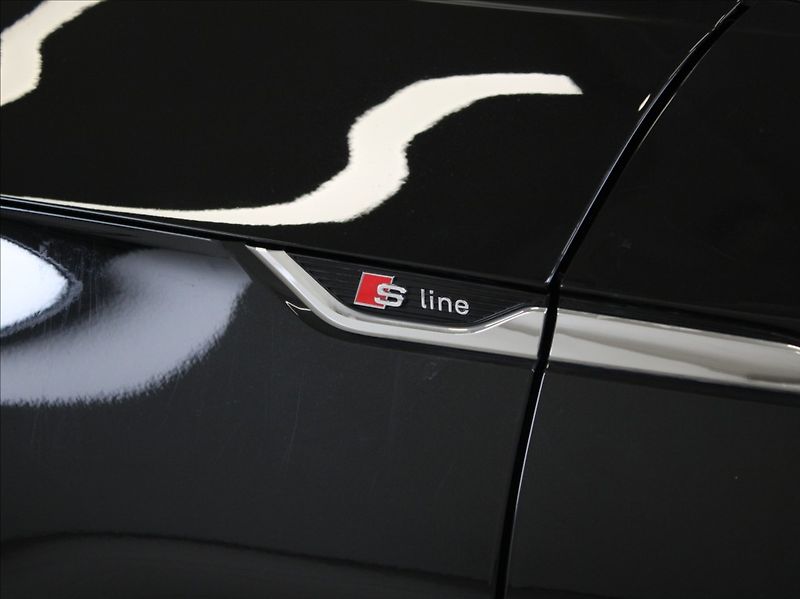 Audi A5 2,0 40TDi S-Line 55tkm. ČR - fotka 25 z 27