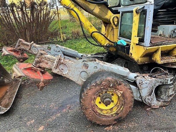 Menzi Muck (1999) A71 mobil bagr 9t kráčivka - fotka 7 z 8