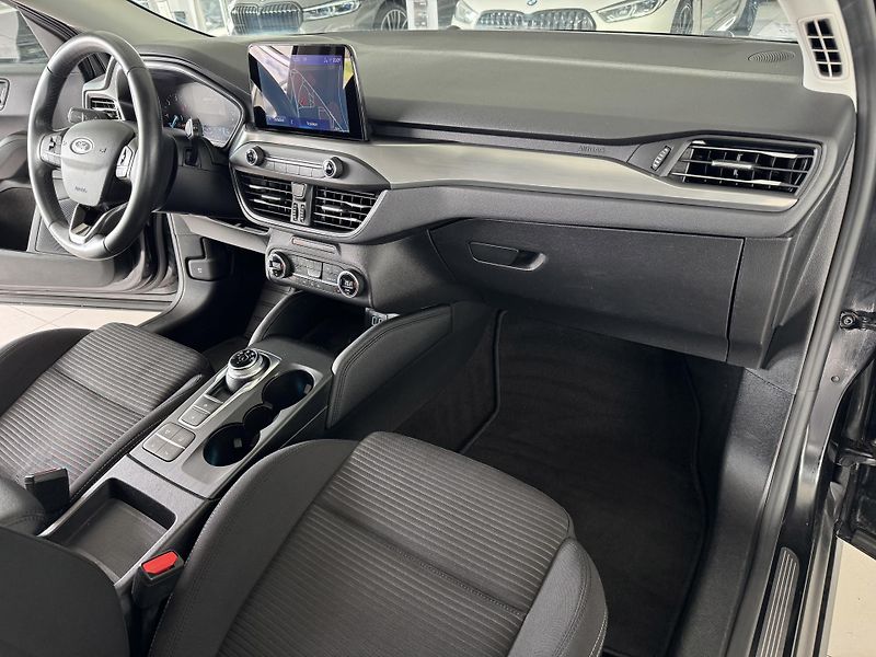 Ford Focus 1,5EB*88kW*AUT*Titanium*Kamera - fotka 11 z 31