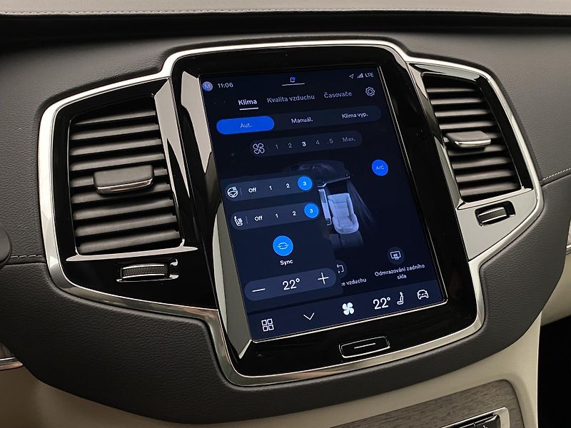 Volvo XC90 B5 AWD PLUS BRIGHT REZERVACE - fotka 35 z 58