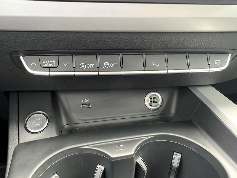 Audi A4 Avant (2022) 2.0 TDI - fotka 31 z 33