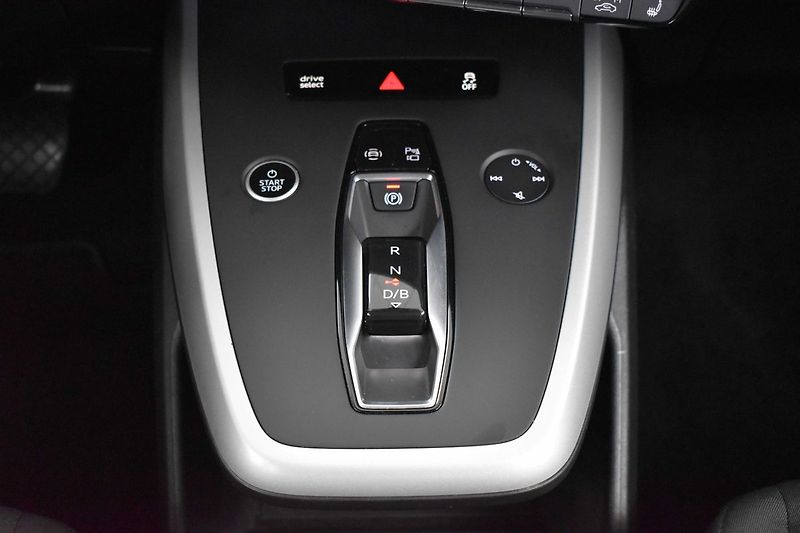 Audi Q4 e-tron 45*82kWH*QUATTRO*SoH92%*ČR 1.M - fotka 24 z 46