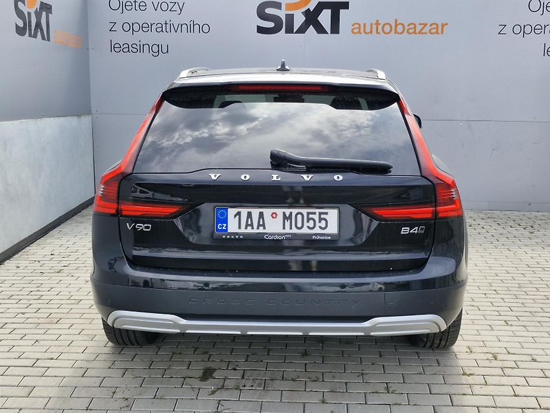 Volvo V90 Cross Country B4 AWD MHY Ultim - fotka 4 z 6