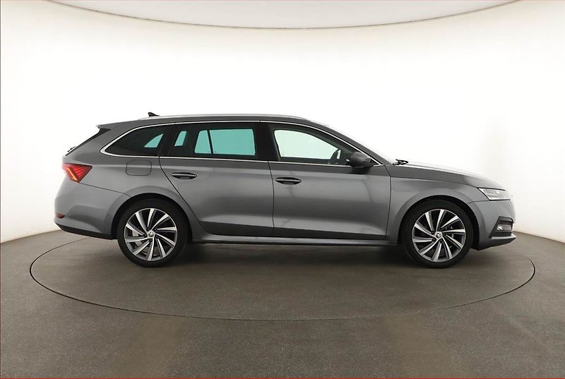 Škoda Octavia (2023) Style 1.5 TSI e-tec - fotka 6 z 20