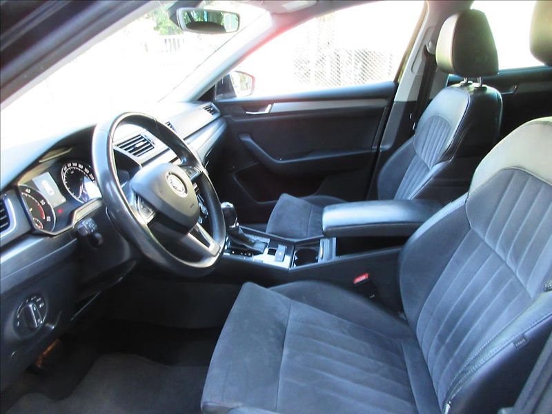 Škoda Superb 2,0 TDi 110 Kw, Style, DSG, No - fotka 11 z 36