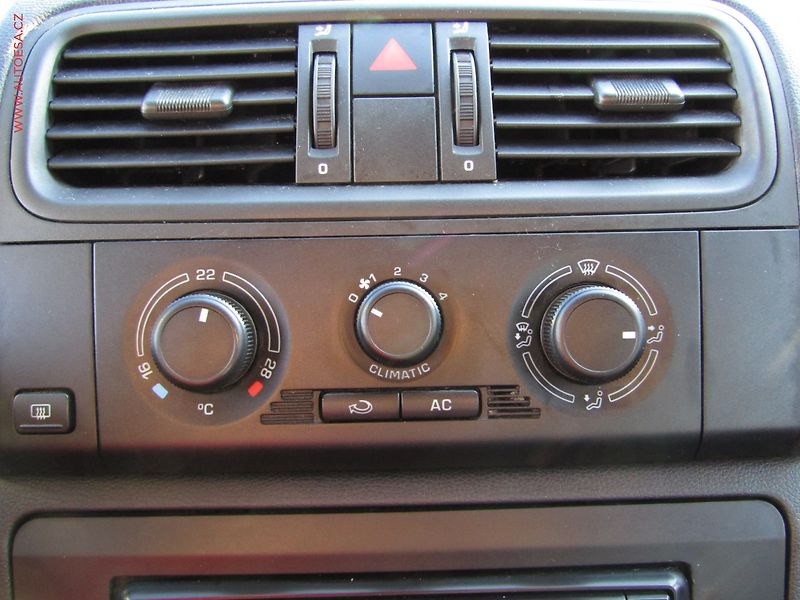 Škoda Fabia (2008) 1.2 HTP, ČR, STK1/28 - fotka 11 z 12