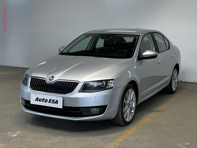 Škoda Octavia (2012) 1.4TSi, ČR, Navi, AC - fotka 3 z 17