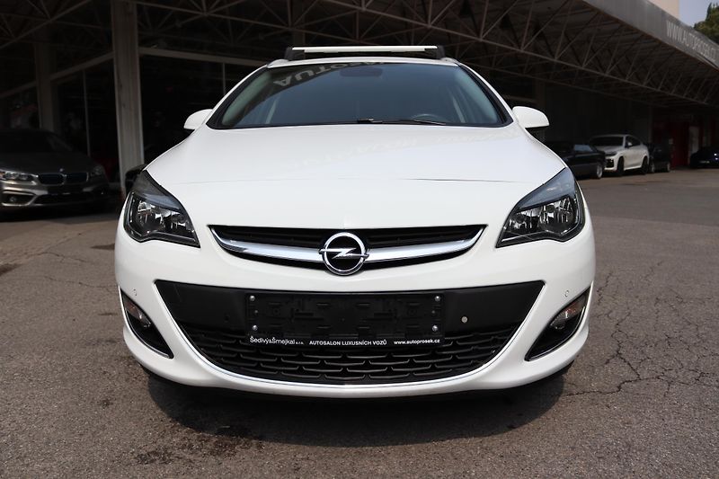 Opel Astra Opel Astra J Sports Tourer 1.7 - fotka 4 z 54