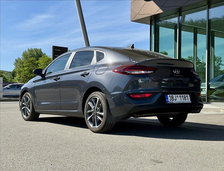 Hyundai i30 1,5 T-GDI DCT  FB Style Safety - fotka 2 z 19