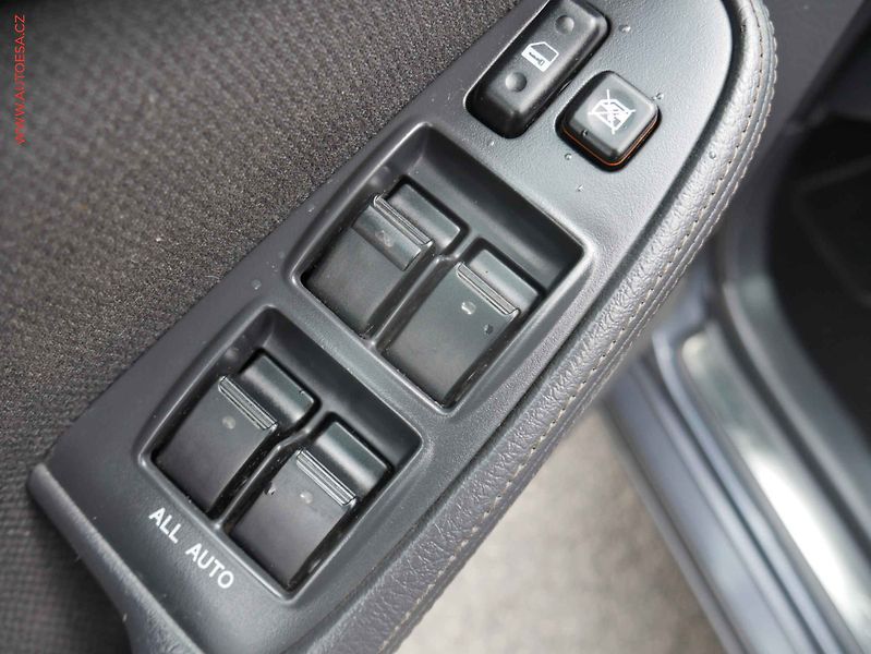 Toyota Avensis (2005) 2.2 D4D, ČR, AC, temp - fotka 12 z 19