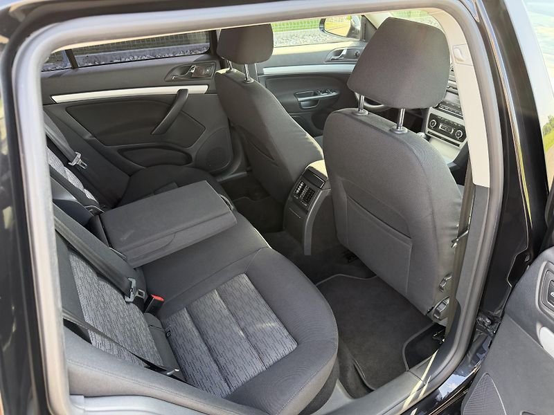 Škoda Octavia (2011) 2,0TDI 103 kW ELEGANCE 1MAJITE - fotka 22 z 48