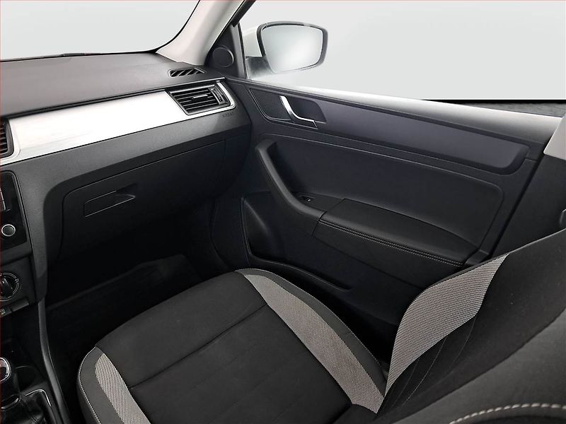 Škoda Rapid (2017) 1.4 TDI - fotka 8 z 17
