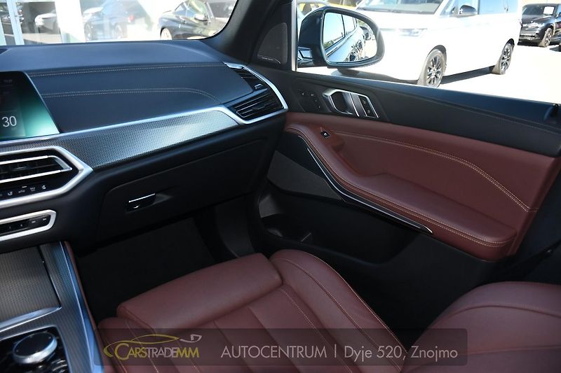 BMW X5 M50D LASER H/K HEAD-UP  - fotka 22 z 67